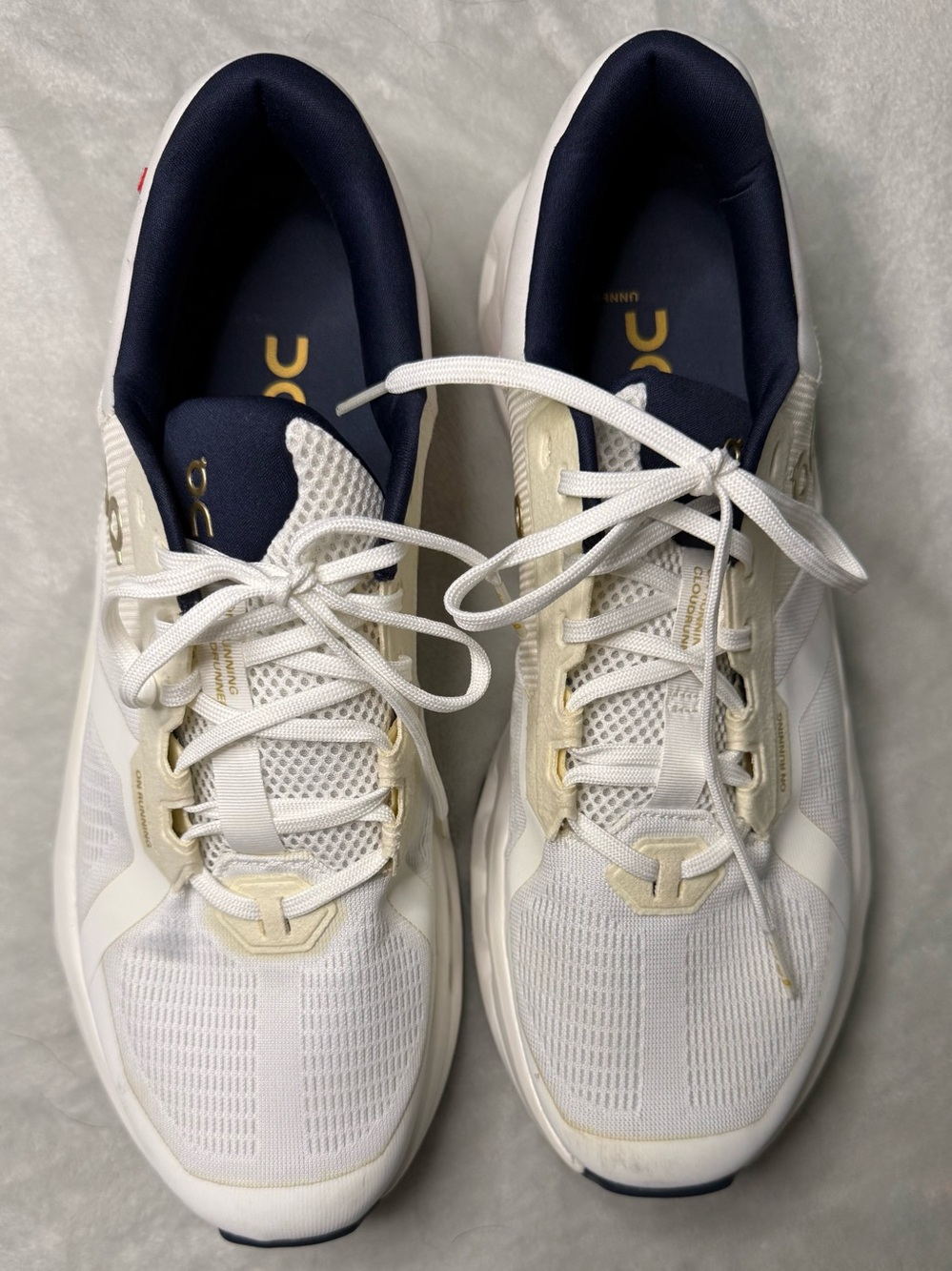 ON CloudRunner 2 Men’s Running Shoe Sz 11.5 White Red/Blue - Picture 3 of 7